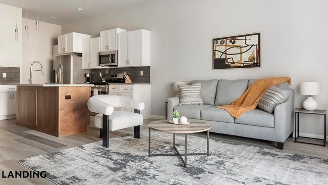 3401 Redbud Ln Unit 3403