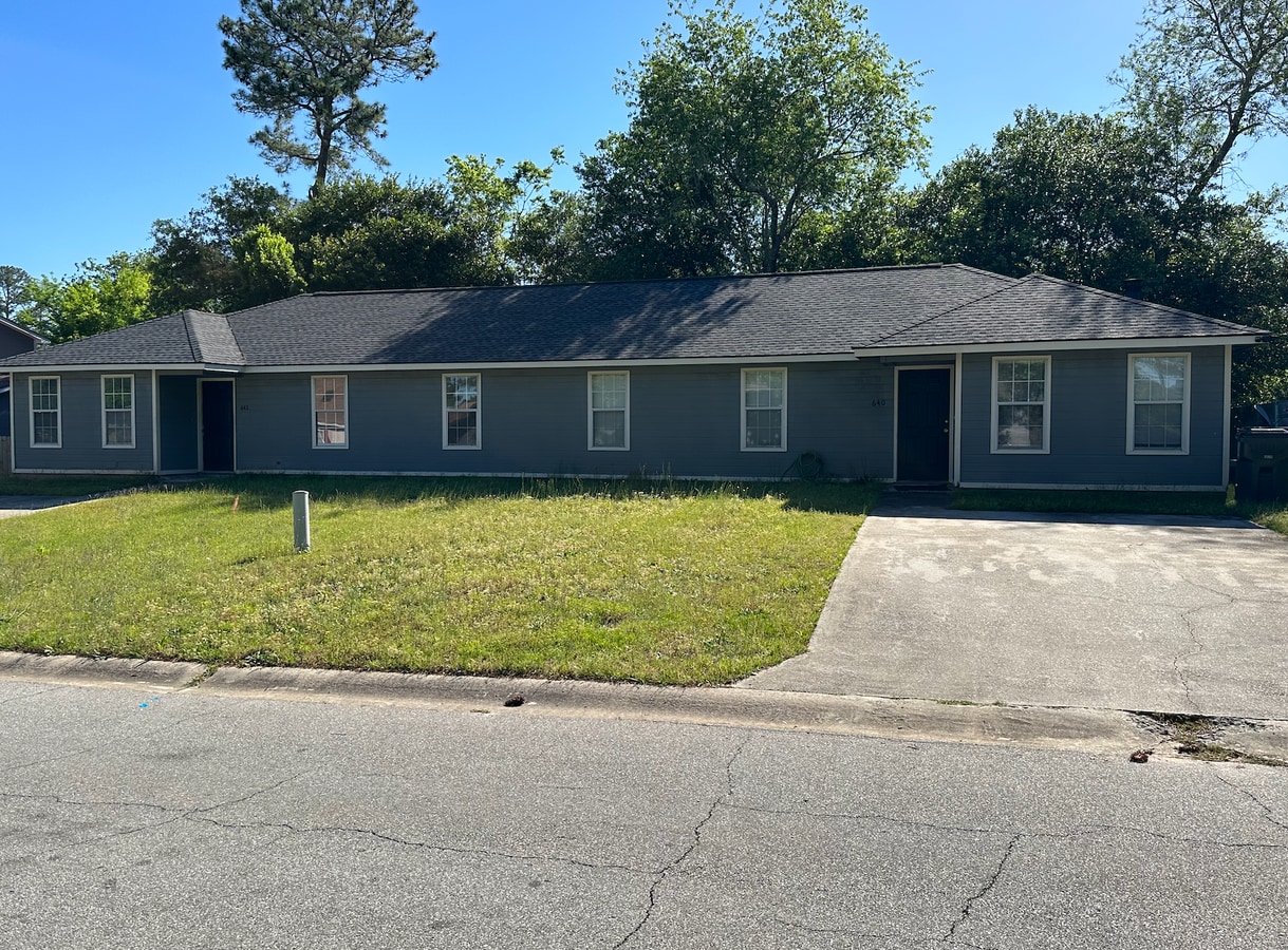 Photo - 642 Maplewood Dr