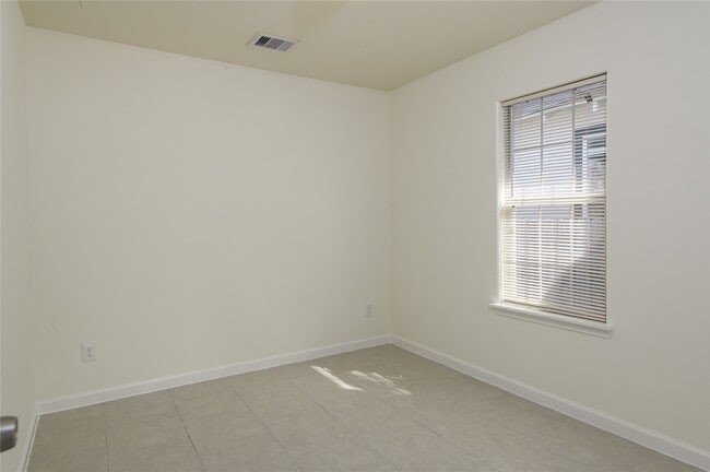 Photo - 3409 Simmons St