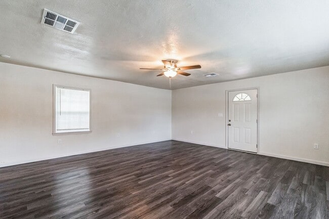 Photo - For Lease – 2 Bedroom, 1 Bath Corner Home ...