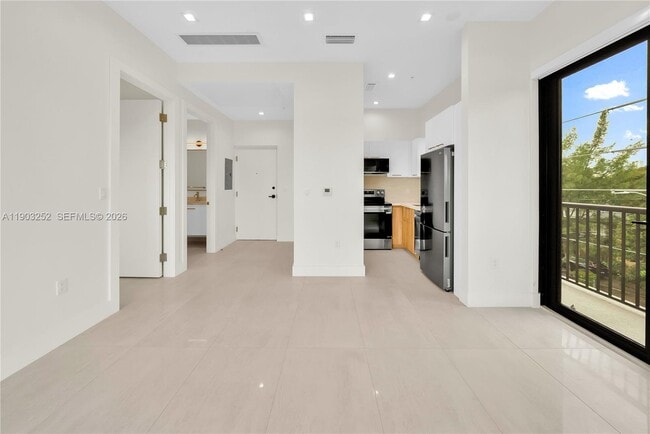 Photo - 530 SW 11th Ave Unidad 103