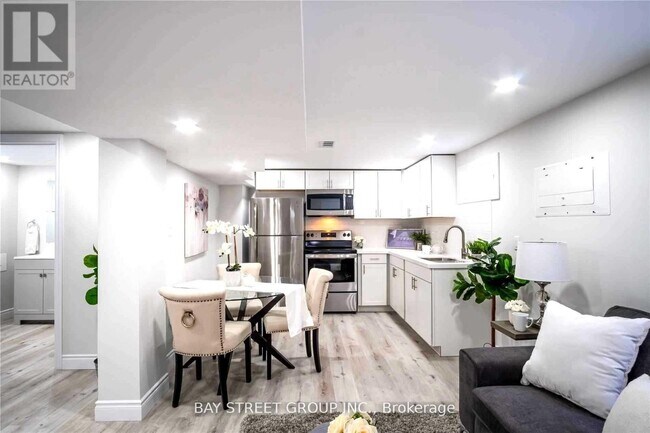 Photo - 351 E 27th St