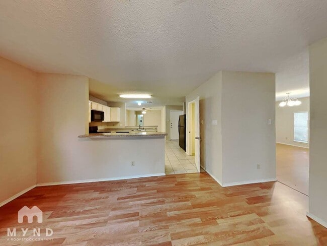 Photo - 3205 Meadowview Dr