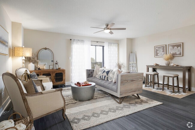 1BR, 1.5BA - 815SF - Living Room