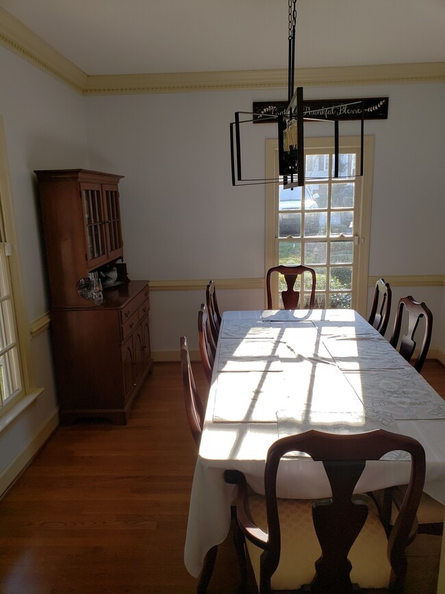 Photo - 1729 Berwickshire Cir