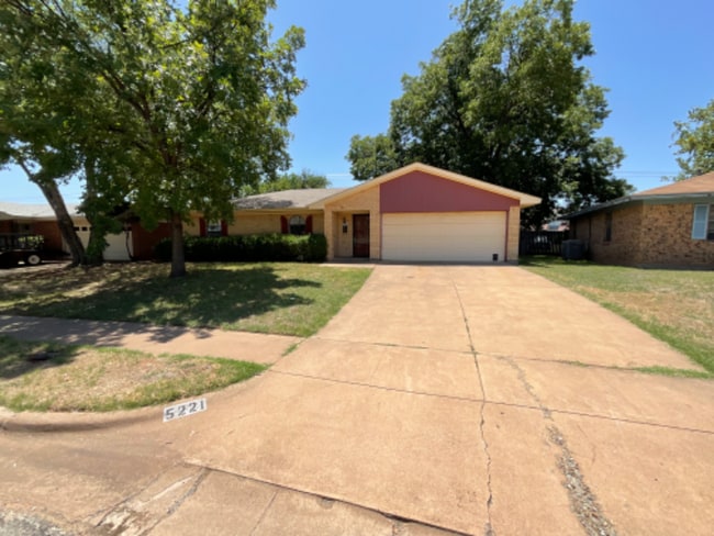 Building Photo - 5221 Kingston Dr Rental