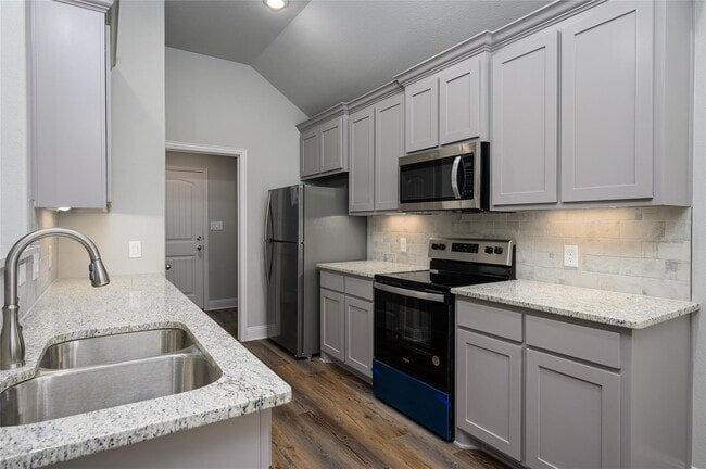 2801 Tulip Dr