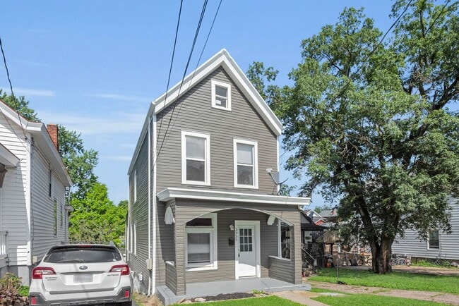 Building Photo - Newly Updated 3 bedroom 1.5 Bath in Cheviot
