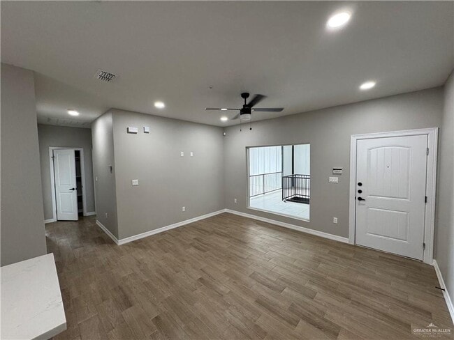 Photo - 16 Ragland Rd Unit 9