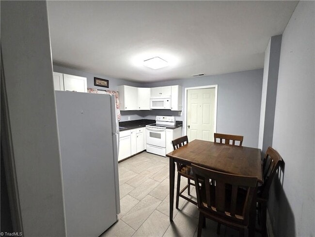 Photo - 902 N South St