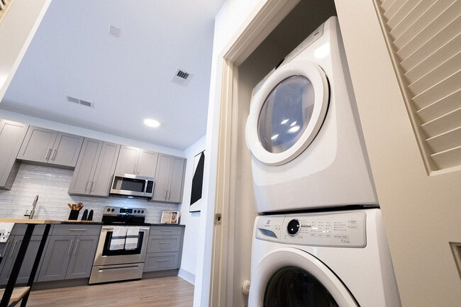 Woodburn Exchange - Washer/Dryer