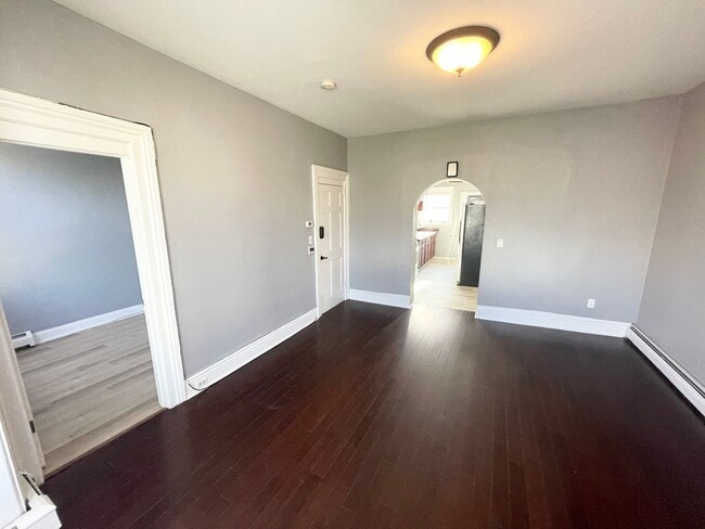 Building Photo - 640 3rd Ave Unit 2