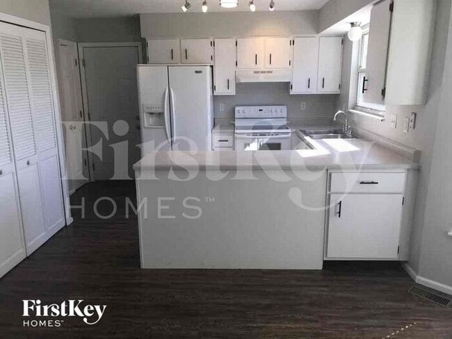 Photo - 609 River Moss Dr