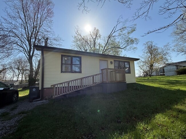 2 BDRM, 10 MONTH LEASE AVAIL AUGUST-MAY (2... - 2 BDRM, 10 MONTH LEASE AVAIL AUGUST-MAY (2... House