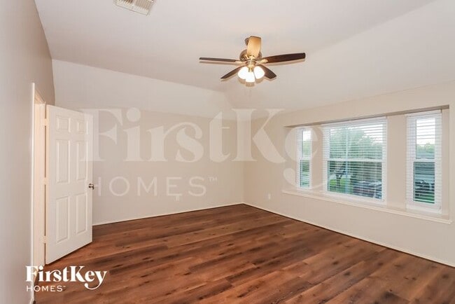 Photo - 10447 Falling Rapids Ct Casa