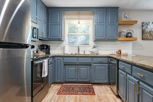 Photo - 15 Churchill Dr