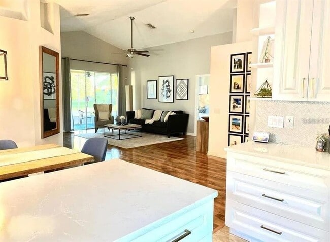 31352 Golden Gate Dr