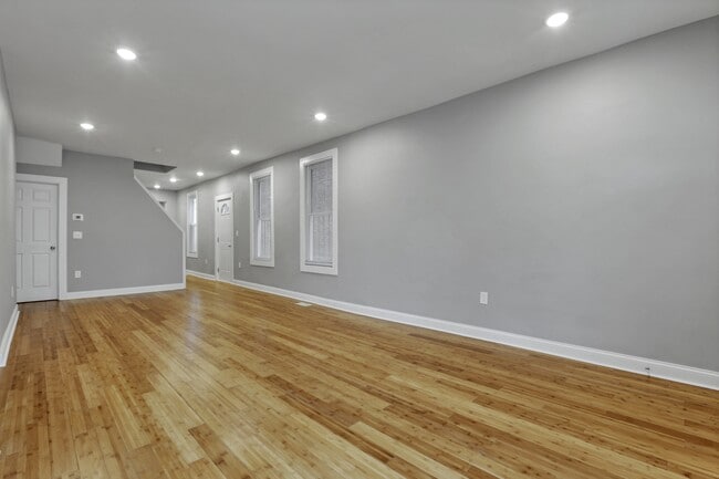 Photo - 741 E Mound St