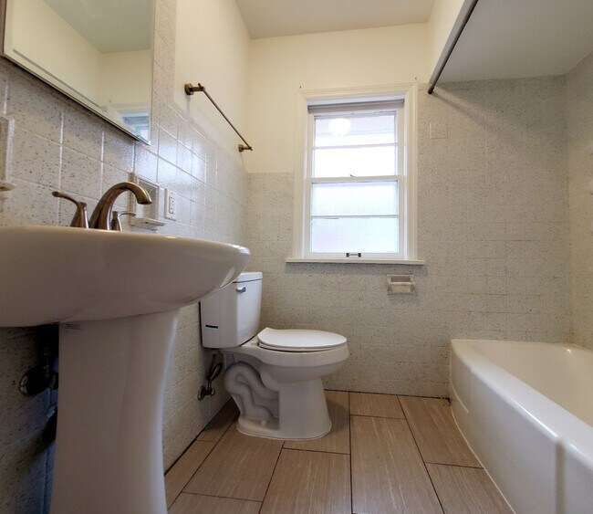 Photo - 3BD/1BA In Gary, IN