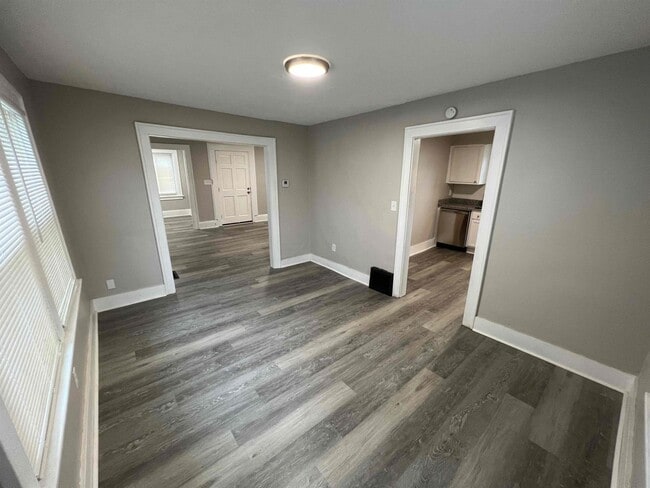 Photo - 924 Bloomfield Ave