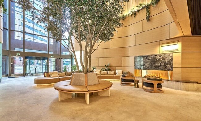 Photo - 1100 Wilshire Blvd Unidad 1904