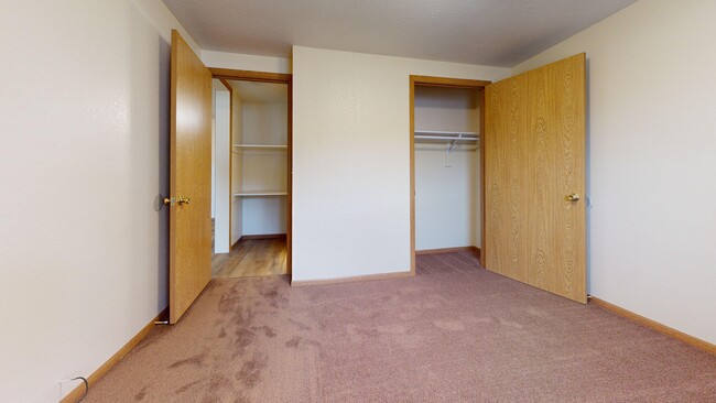 Laurel Court Apartments