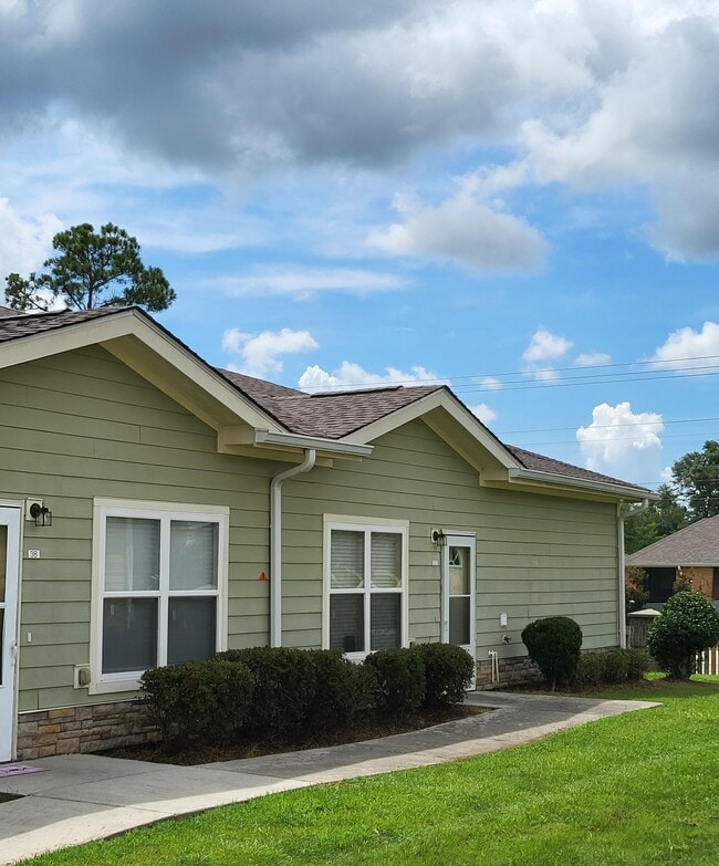 Coastal Breeze Villas Apartments For Rent in Gulfport, MS