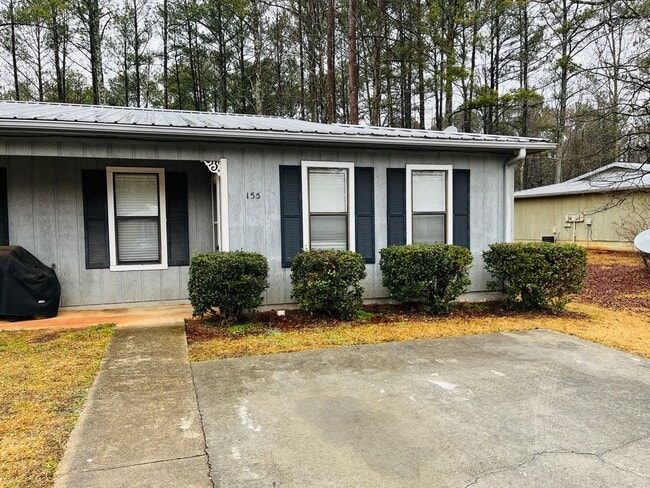 Building Photo - 145 Pine Terrace