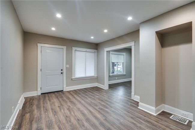 934 Royal Rd