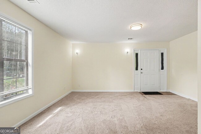 Photo - 2623 Dorian Dr SW