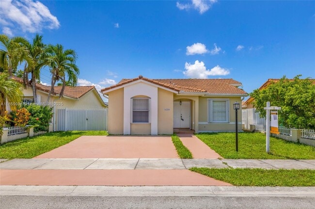 Building Photo - 14208 SW 23rd St Rental