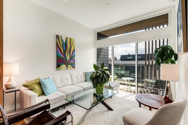 Building Photo - 2745 NW Ordway Ave Unit Arete Luxury Top-Floor Luxury Condo