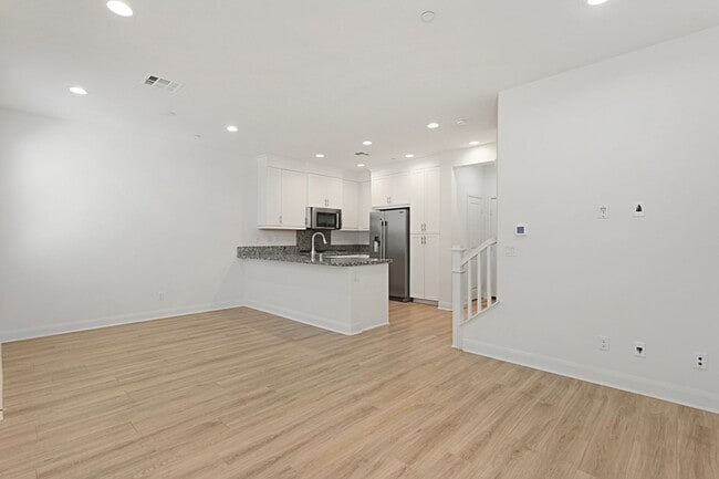 2116 Solara Ln Unit -