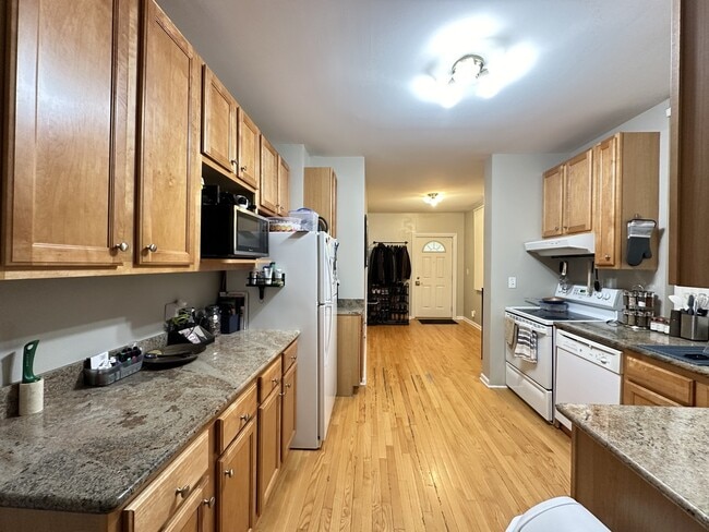 Photo - 3700 W George St Unit J02P
