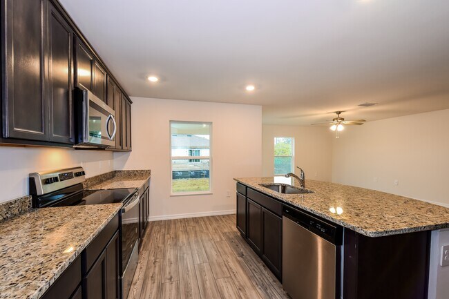 Photo - 187 Blackstone Dr