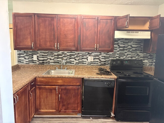 Photo - Room in Apartment on Stanton Rd SW