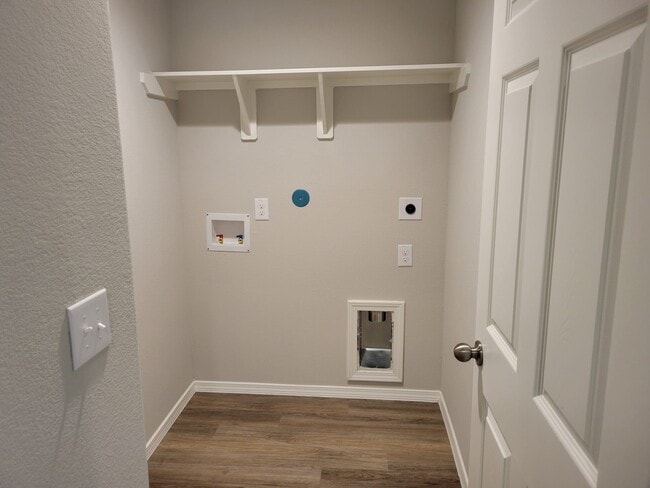 Building Photo - 14930 Dane Ct