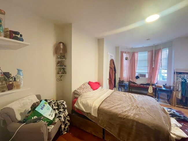 Photo - 75 Putnam St Unit 1