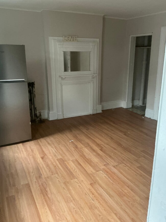 40 Carpenter Ave Unit 2