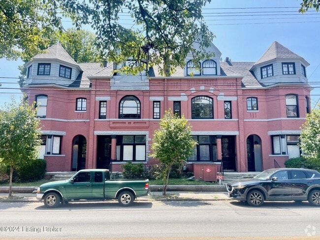 Building Photo - 110 W Oak St Unit 3 Rental