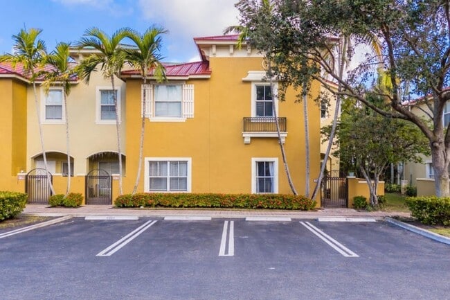 Photo - 183 Lake Monterey Cir