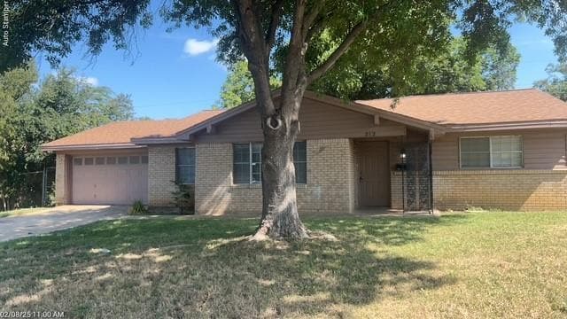 Building Photo - 212 Hallbrook Dr Rental
