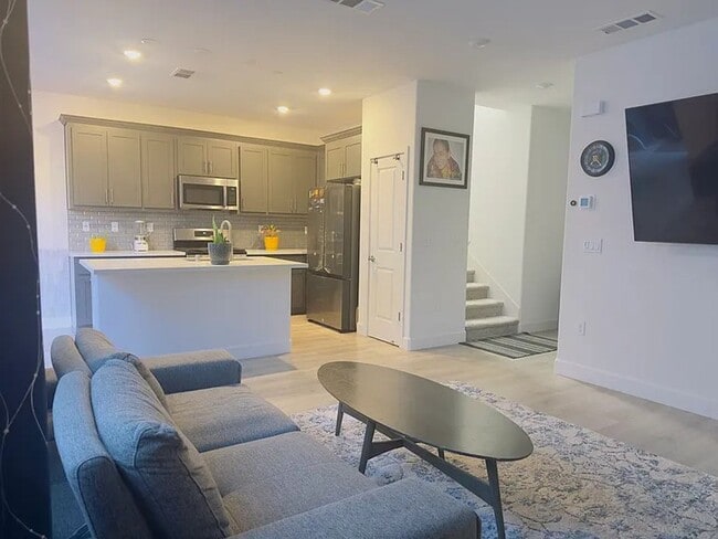 Photo - Beautiful Newer Pittsburg Home – 4 Bd, 3 B...