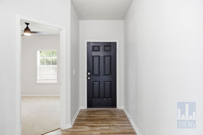 Photo - 617 Independence Ave