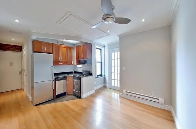 Building Photo - 248 Mott St