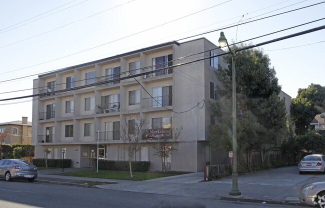 Photo - The Three Crowns Apartments