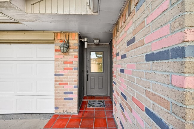 Photo - 7422 Cortes Dr