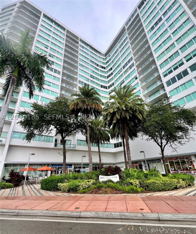 Building Photo - 7135 Collins Ave Unit 1523