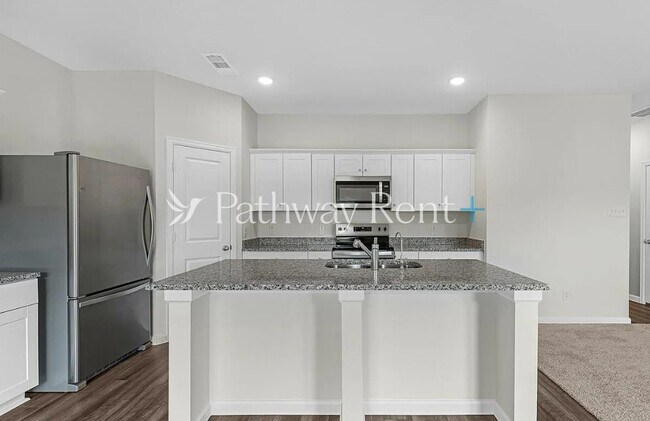 Photo - 1074 Large Poppy Dr