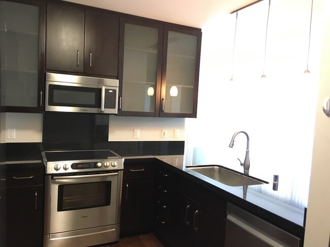 Building Photo - 1189 Waimanu St Unit Waihonua #1709